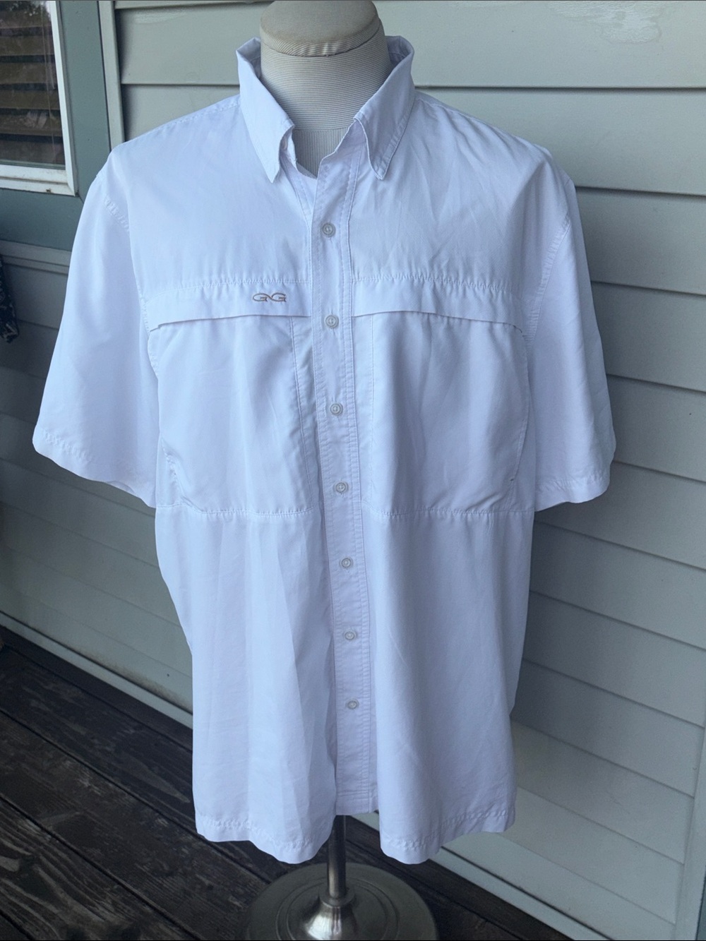Gameguard Outdoor White Short-Sleeve Button-Up Shirt - Lightweight Men's Shirt.